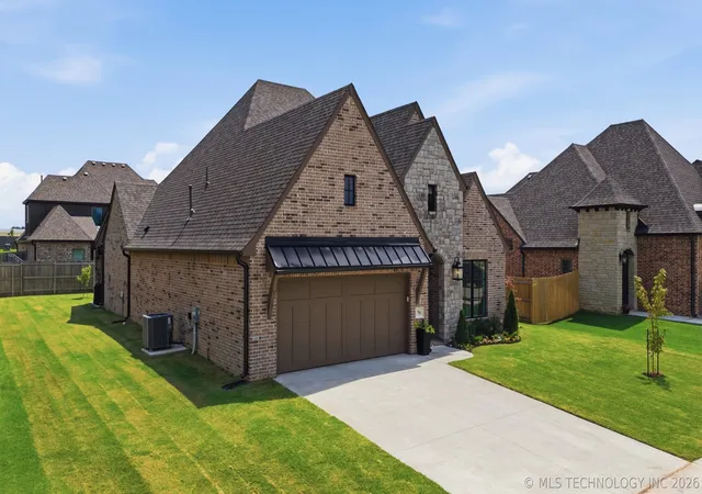 Photo 3 of Single family home for sale at 794 E 148th Place S, Glenpool, OK 74033 | MLS# 2626026 | Listing updated on 2026-09-14