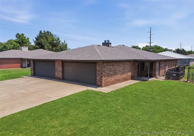 Photo 3 of Multi family home for sale at 6619 S Utica Pl, Tulsa, OK 74136 | MLS# 2625003 | Listing updated on 2026-09-28