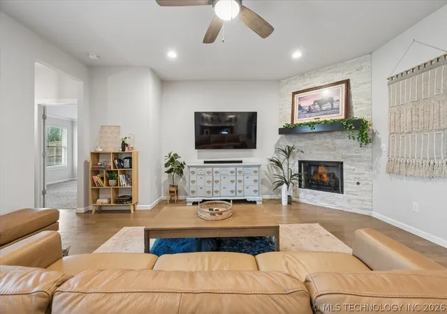 Photo 3 of Single family home for sale at 2415 W Kingsport Ct S, Broken Arrow, OK 74011 | MLS# 2625817 | Listing updated on 2026-09-14