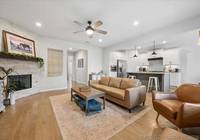 Photo 2 of Single family home for sale at 2415 W Kingsport Ct S, Broken Arrow, OK 74011 | MLS# 2625817 | Listing updated on 2026-10-03