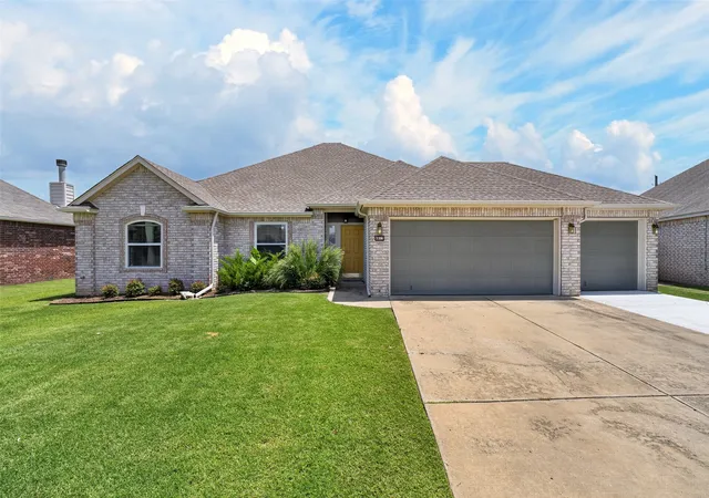 Photo 1 of Single family home for sale at 4813 S 200th Eastavenue, Broken Arrow, OK 74014 | MLS# 2625785 | Listing updated on 2026-09-10