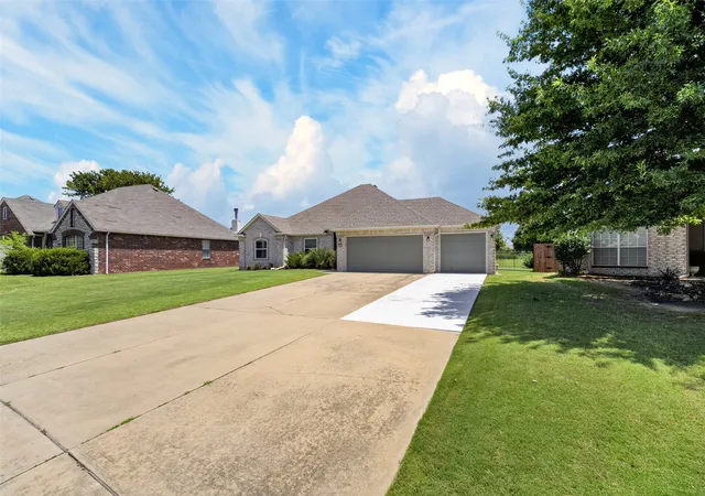 Photo 3 of Single family home for sale at 4813 S 200th Eastavenue, Broken Arrow, OK 74014 | MLS# 2625785 | Listing updated on 2026-09-10