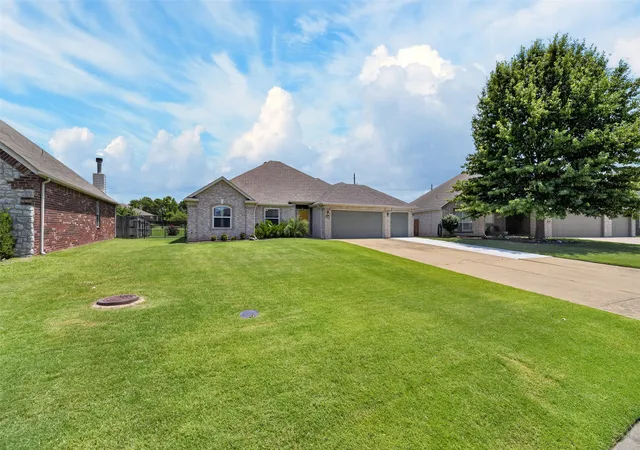 Photo 4 of Single family home for sale at 4813 S 200th Eastavenue, Broken Arrow, OK 74014 | MLS# 2625785 | Listing updated on 2026-09-10