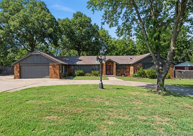 Photo 2 of Single family home for sale at 5410 Nowata Rd, Bartlesville, OK 74006 | MLS# 2625001 | Listing updated on 2026-08-31