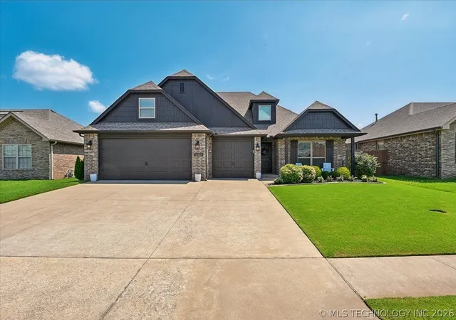 Photo 2 of Sale Pending at 3301 S 208th Eastavenue, Broken Arrow, OK 74014 | MLS# 2626172 | Listing updated on 2026-08-31