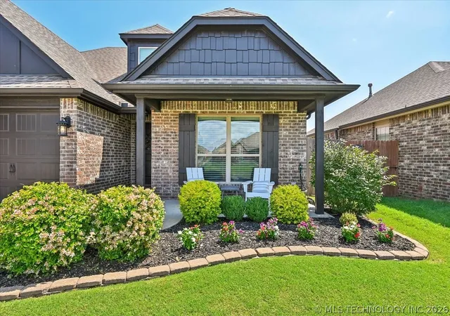Photo 3 of Sale Pending at 3301 S 208th Eastavenue, Broken Arrow, OK 74014 | MLS# 2626172 | Listing updated on 2026-08-31
