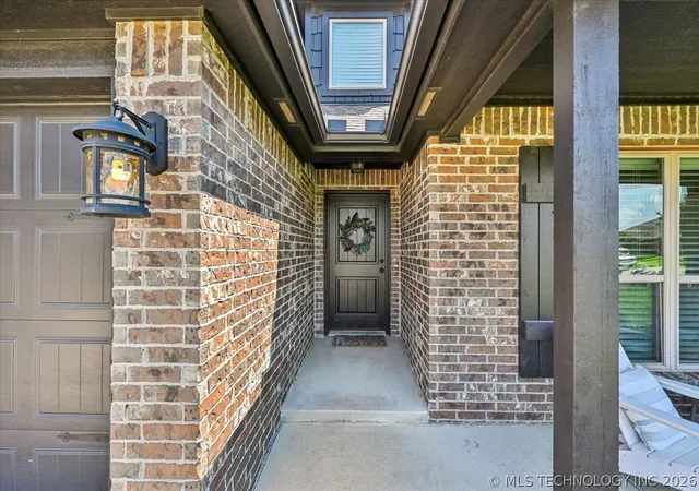 Photo 3 of Sale Pending at 3301 S 208th Eastavenue, Broken Arrow, OK 74014 | MLS# 2626172 | Listing updated on 2026-08-31