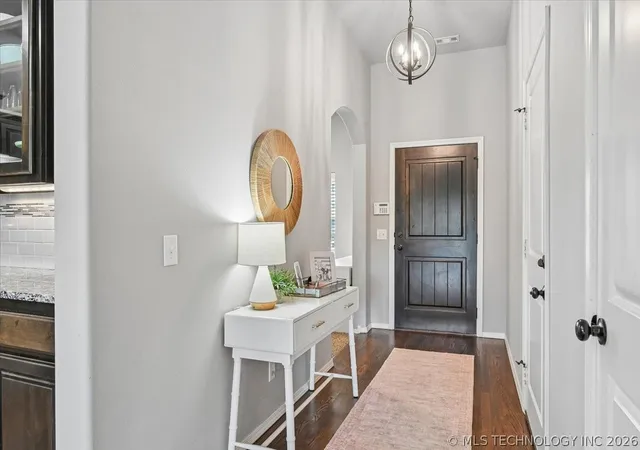 Photo 4 of Sale Pending at 3301 S 208th Eastavenue, Broken Arrow, OK 74014 | MLS# 2626172 | Listing updated on 2026-08-31