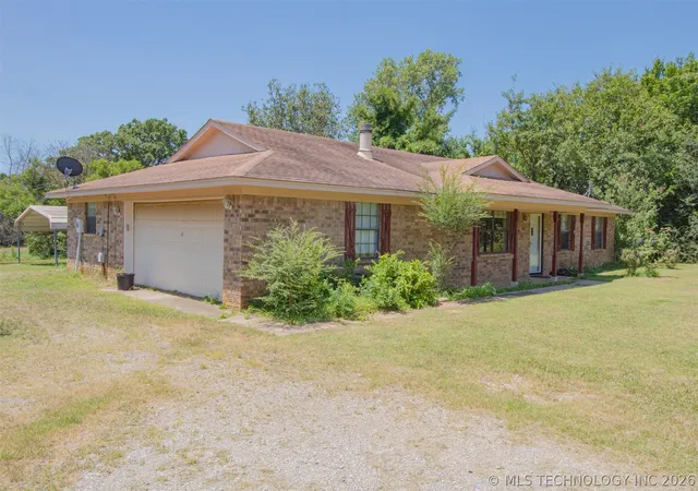 Photo 3 of Sale Pending at 1915 W Mockingbird, Durant, OK 74701 | MLS# 2626262 | Listing updated on 2026-09-09