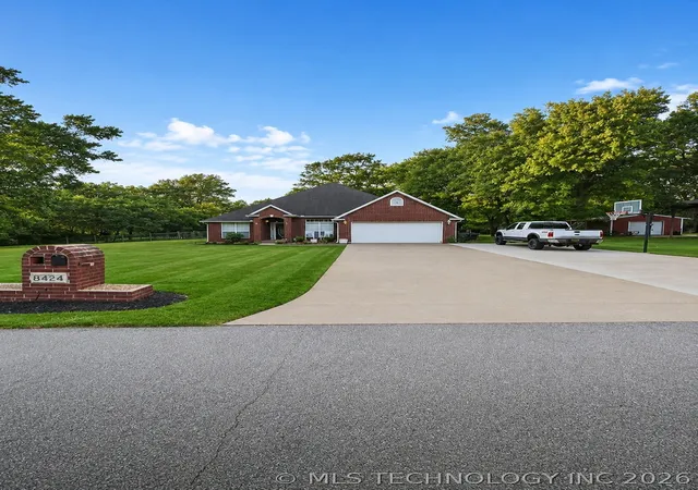 Photo 1 of Single family home for sale at 8424 Westway Rd, Tulsa, OK 74131 | MLS# 2626205 | Listing updated on 2026-10-06