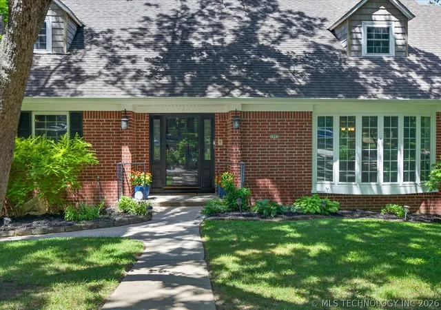 Photo 3 of Single family home for sale at 1902 Skyline Pl, Bartlesville, OK 74006 | MLS# 2625812 | Listing updated on 2026-09-14