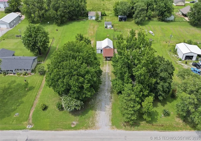 Photo 3 of Single family home for sale at 2732 Old Airport, Pryor, OK 74361 | MLS# 2626303 | Listing updated on 2026-09-25
