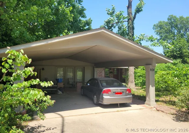 Photo 3 of Single family home for sale at 926 E 13th Street, Claremore, OK 74017 | MLS# 2626084 | Listing updated on 2026-09-14