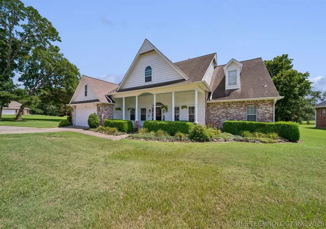 Photo 2 of Single family home for sale at 1406 Ne Oakridge Dr, Claremore, OK 74017 | MLS# 2625901 | Listing updated on 2026-09-07
