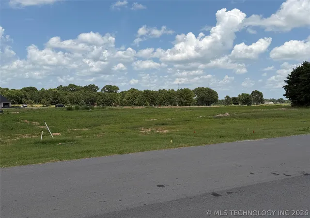 Photo 2 of Sale Pending at 21865 E 138th Street, Broken Arrow, OK 74014 | MLS# 2626365 | Listing updated on 2026-08-31