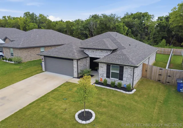 Photo 3 of Single family home for sale at 2406 W 30th Street N, Tulsa, OK 74127 | MLS# 2626423 | Listing updated on 2026-09-14