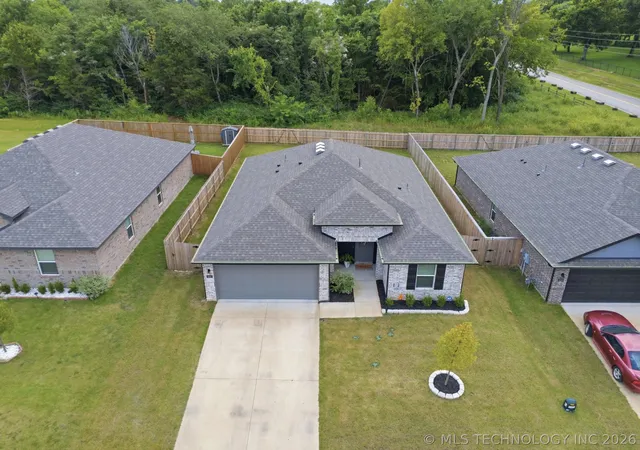 Photo 3 of Single family home for sale at 2406 W 30th Street N, Tulsa, OK 74127 | MLS# 2626423 | Listing updated on 2026-09-14
