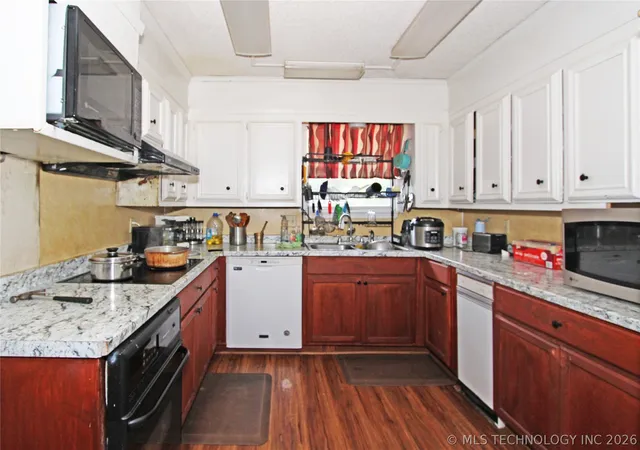 Photo 4 of Sale Pending at 9922 S 66th Eastavenue, Tulsa, OK 74133 | MLS# 2626451 | Listing updated on 2026-09-14