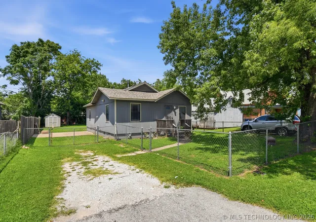 Photo 3 of Single family home for sale at 2725 W Cameron St, Tulsa, OK 74127 | MLS# 2624687 | Listing updated on 2026-09-10