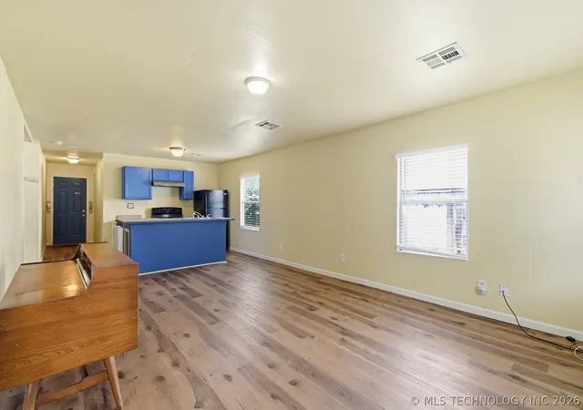 Photo 4 of Single family home for sale at 2725 W Cameron St, Tulsa, OK 74127 | MLS# 2624687 | Listing updated on 2026-09-10