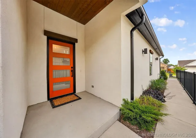 Photo 3 of Single family home for sale at 2042 E 130th Street, Jenks, OK 74037 | MLS# 2626263 | Listing updated on 2026-09-07