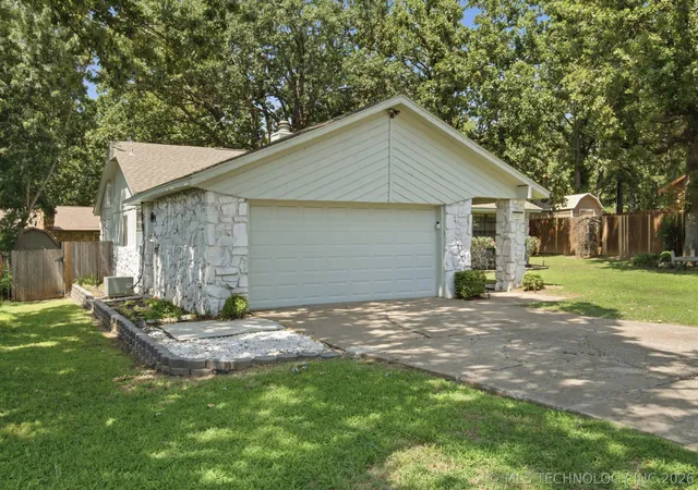 Photo 2 of Single family home for sale at 503 W 33rd Street, Sand Springs, OK 74063 | MLS# 2626551 | Listing updated on 2026-09-10