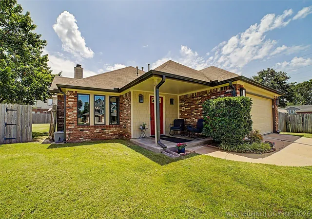 Photo 2 of Single family home for sale at 13030 E 77th Court, Owasso, OK 74055 | MLS# 2625719 | Listing updated on 2026-09-11