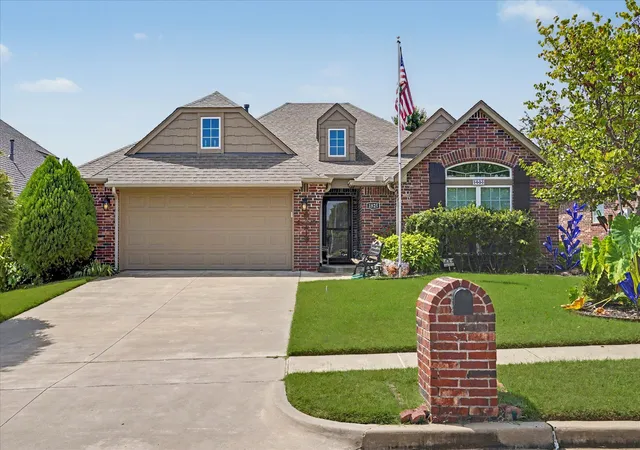 Photo 2 of Single family home for sale at 1825 E Laredo St, Broken Arrow, OK 74012 | MLS# 2626584 | Listing updated on 2026-10-22