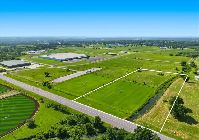Photo 1 of Land for sale at 1051 W Allen Rd, Tahlequah, OK 74464 | MLS# 2626472 | Listing updated on 2026-09-15