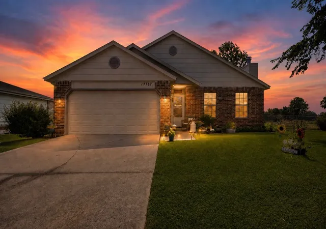 Single family home for sale at 17787 S Santa Fe St, Mounds, OK 74047 | MLS# 2626537
