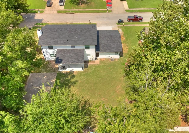 Photo 4 of Sale Pending at 3829 S 98th Avenue E, Tulsa, OK 74146 | MLS# 2626651 | Listing updated on 2026-10-05