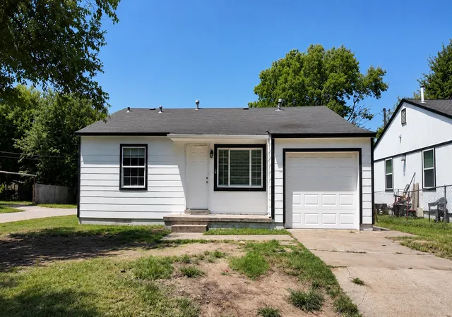 Photo 1 of Sale Pending at 1804 N Evanston Ave, Tulsa, OK 74110 | MLS# 2626697 | Listing updated on 2026-09-08