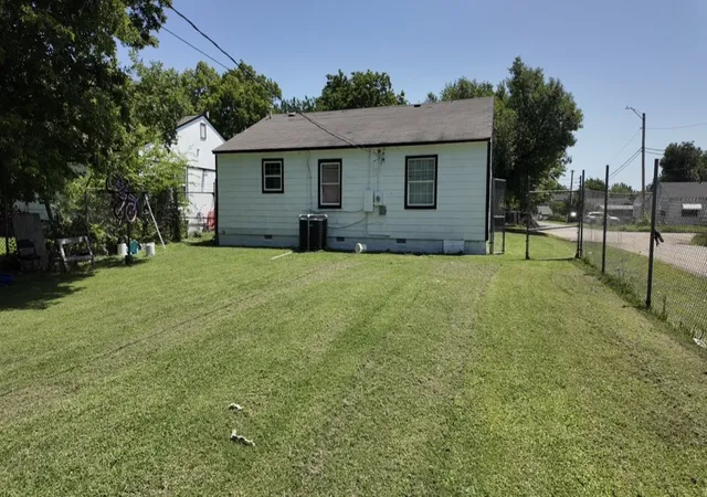 Photo 3 of Sale Pending at 1804 N Evanston Ave, Tulsa, OK 74110 | MLS# 2626697 | Listing updated on 2026-09-08