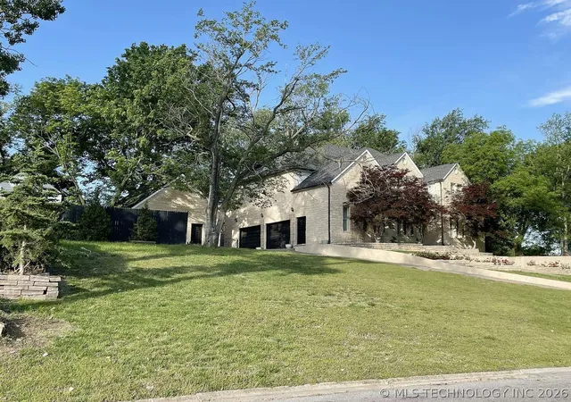 Photo 3 of Sale Pending at 1350 Woodbriar Ln, Catoosa, OK 74015 | MLS# 2626706 | Listing updated on 2026-08-31