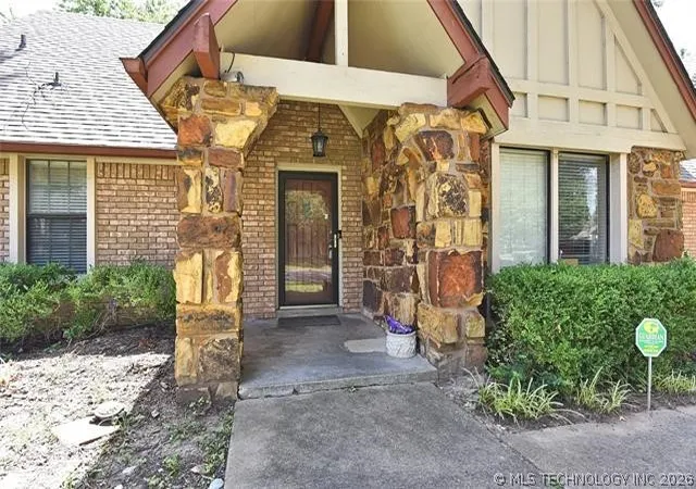 Photo 2 of Sale Pending at 8403 S 73rd Avenue E, Tulsa, OK 74133 | MLS# 2626527 | Listing updated on 2026-09-13
