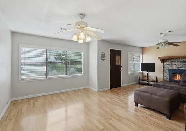 Single family home for sale at 1020 W Willow St, Durant, OK 74701 | MLS# 2626722 | Listing updated on 2026-09-12