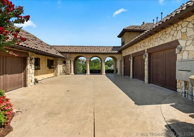 Photo 2 of Mansion for sale at 10710 S Fir Pl, Jenks, OK 74037 | MLS# 2623359 | Listing updated on 2026-09-02