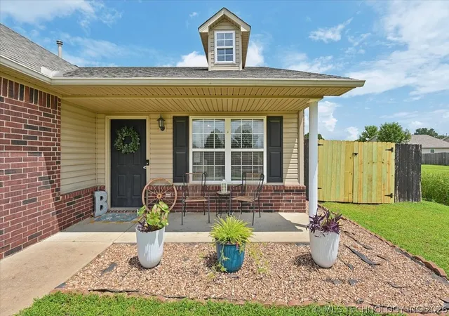 Photo 2 of Single family home for sale at 63 W Fairlane Dr, Sapulpa, OK 74066 | MLS# 2626675 | Listing updated on 2026-10-07