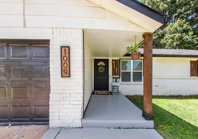 Photo 3 of Sale Pending at 1009 W 19th Street, Claremore, OK 74017 | MLS# 2626747 | Listing updated on 2026-09-09