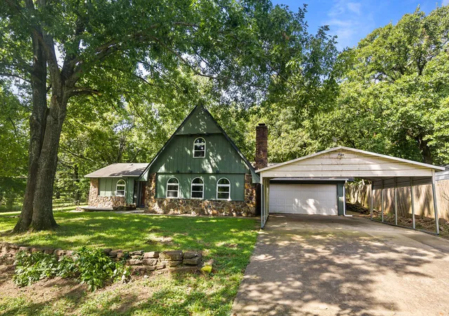 Photo 1 of Single family home for sale at 33960 Eagle Cir, Wagoner, OK 74467 | MLS# 2626825 | Listing updated on 2026-09-13