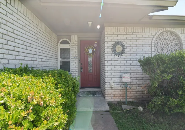 Photo 3 of Sale Pending at 2509 S 104th Eastavenue, Tulsa, OK 74129 | MLS# 2626605 | Listing updated on 2026-09-11
