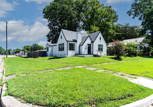 Photo 2 of Single family home for sale at 1620 Boston St, Muskogee, OK 74401 | MLS# 2626887 | Listing updated on 2026-09-05