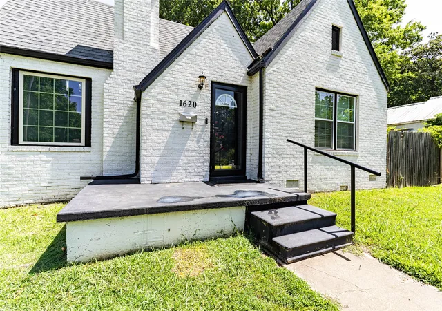 Photo 3 of Single family home for sale at 1620 Boston St, Muskogee, OK 74401 | MLS# 2626887 | Listing updated on 2026-09-05