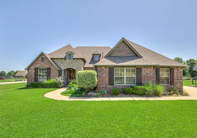 Photo 1 of Single family home for sale at 6991 N 194th Avenue E, Owasso, OK 74055 | MLS# 2626888 | Listing updated on 2026-09-28