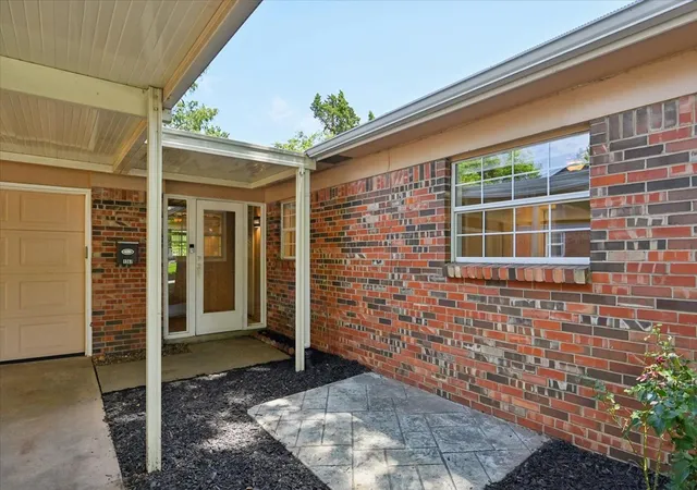 Photo 3 of Sale Pending at 1367 E 46th Street, Tulsa, OK 74105 | MLS# 2626954 | Listing updated on 2026-09-08