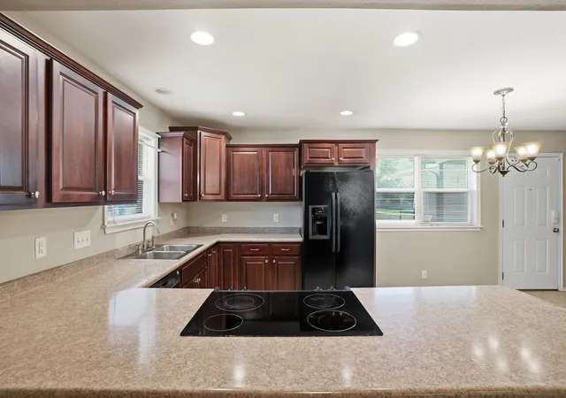 Photo 4 of Sale Pending at 3830 S 82nd East Ave, Tulsa, OK 74145 | MLS# 2627086 | Listing updated on 2026-09-04