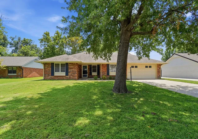 Photo 1 of Single family home for sale at 2609 W Elgin St, Broken Arrow, OK 74012 | MLS# 2626771 | Listing updated on 2026-08-31