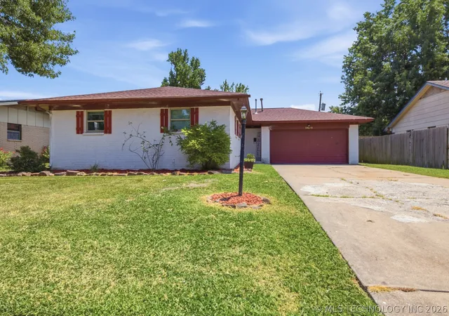 Photo 2 of Single family home for sale at 8634 E 38th Place Ne, Tulsa, OK 74145 | MLS# 2626990 | Listing updated on 2026-09-13