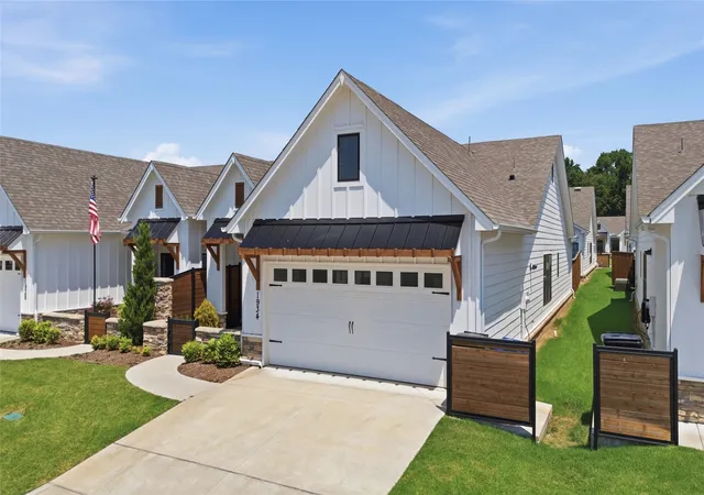 Photo 2 of Single family home for sale at 1934 W Imperial St, Broken Arrow, OK 74011 | MLS# 2627185 | Listing updated on 2026-09-06