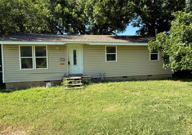 Photo 2 of Sale Pending at 1818 W Martin Luther King St, Muskogee, OK 74401 | MLS# 2627174 | Listing updated on 2026-09-08